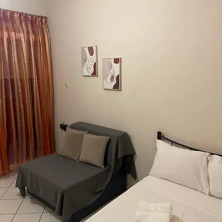 Downtown Studio Apartment Larissa